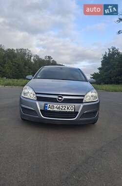 Хэтчбек Opel Astra 2004 в 