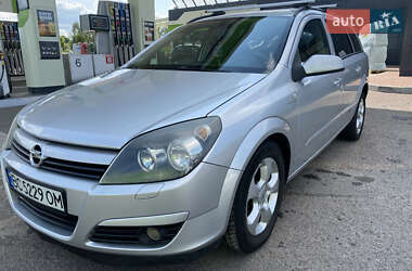 Універсал Opel Astra 2005 в Дрогобичі