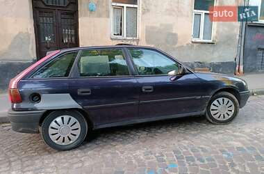 Универсал Opel Astra 1996 в 