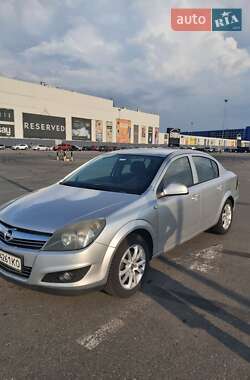 Седан Opel Astra 2011 в Киеве
