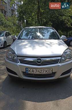 Универсал Opel Astra 2010 в 