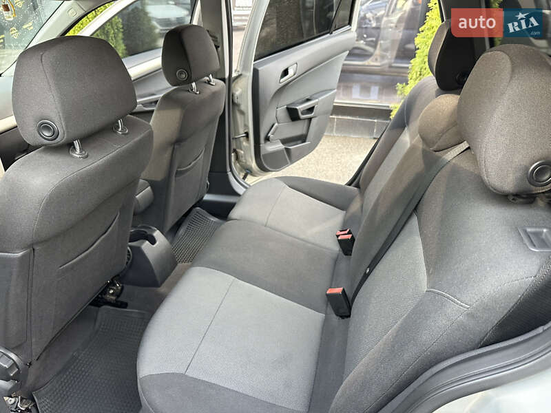 Універсал Opel Astra 2007 в Харкові