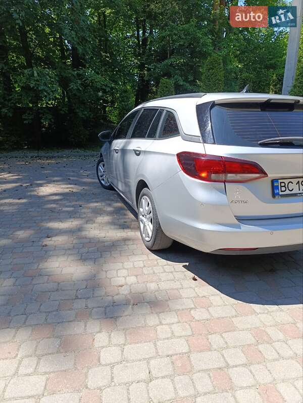 Универсал Opel Astra 2017 в Трускавце