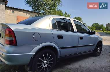 Седан Opel Astra 2004 в 