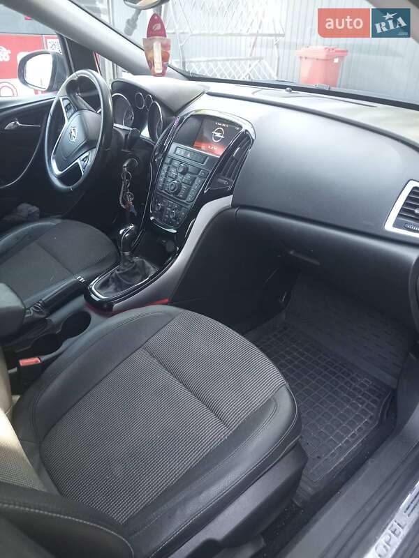 Универсал Opel Astra 2015 в Хмельницком