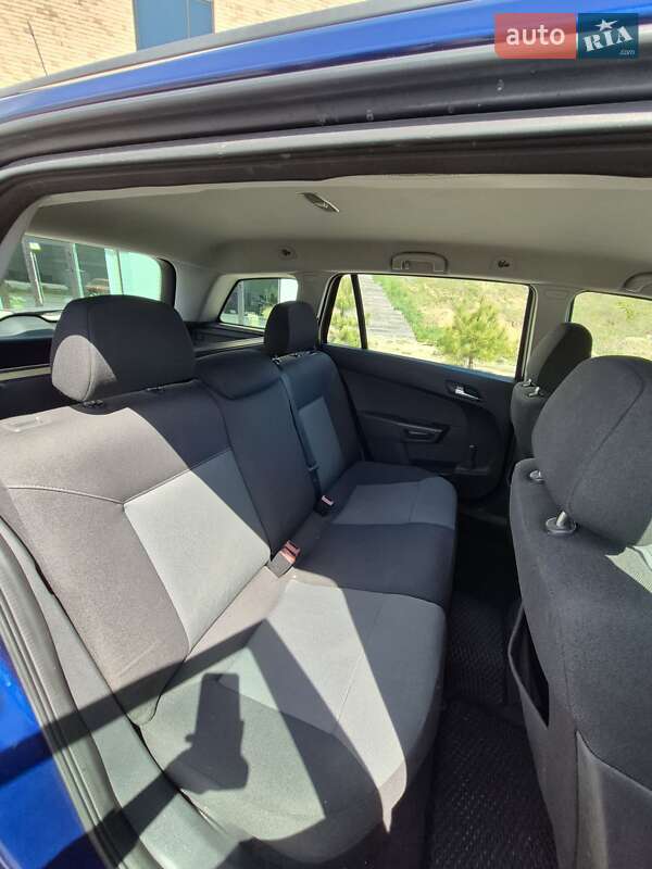 Универсал Opel Astra 2006 в Хмельницком