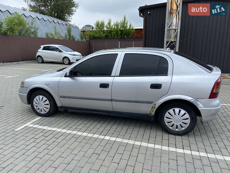Седан Opel Astra 2000 в Черкассах