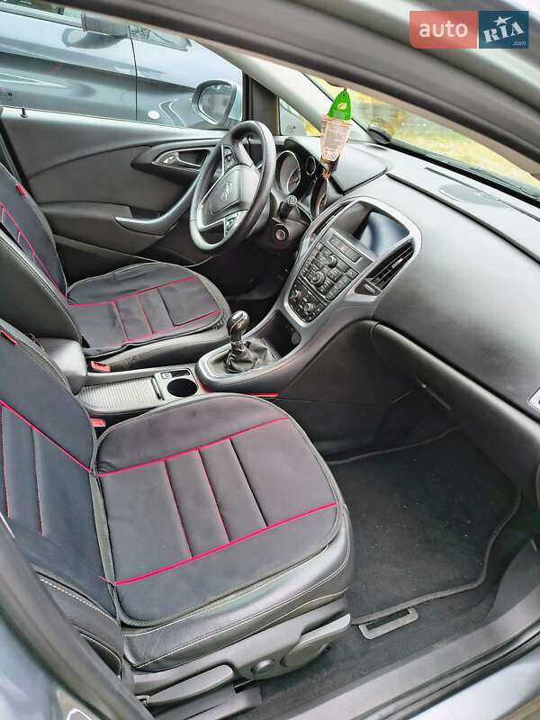 Универсал Opel Astra 2014 в Трускавце