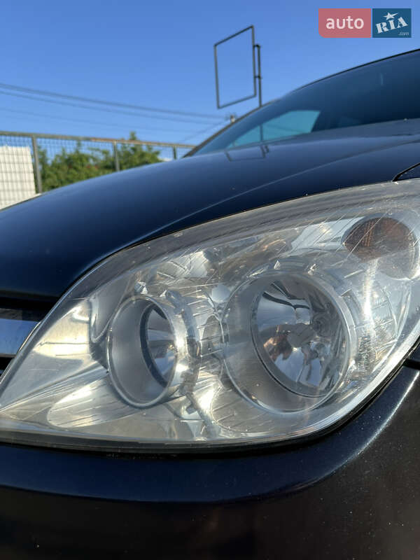 Хэтчбек Opel Astra 2007 в Черновцах