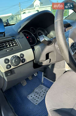 Хэтчбек Opel Astra 2007 в 