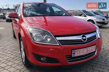 Универсал Opel Astra 2010 в Черновцах