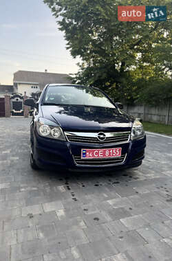 Универсал Opel Astra 2010 в 