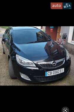 Універсал Opel Astra 2011 в Бобровиці