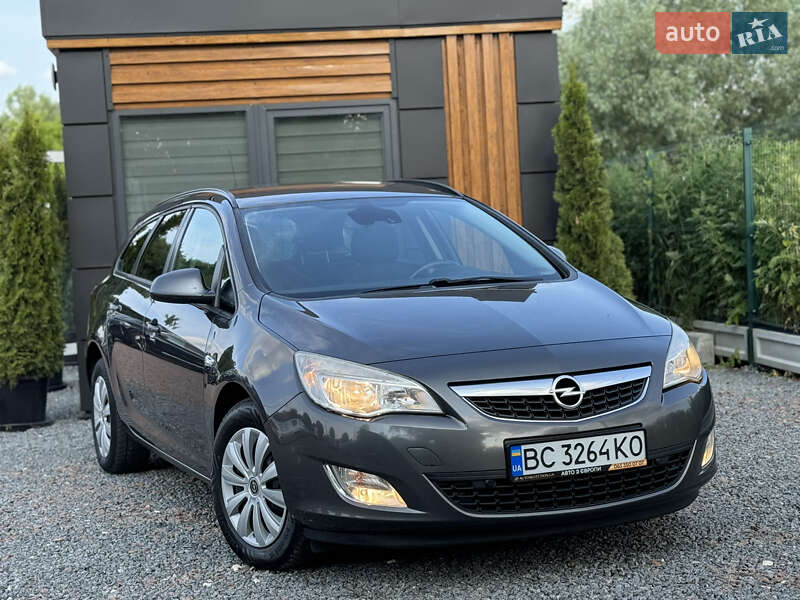 Opel Astra 2011