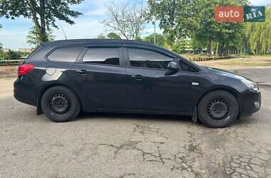 Универсал Opel Astra 2012 в 