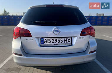 Универсал Opel Astra 2011 в 