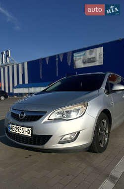 Универсал Opel Astra 2011 в 