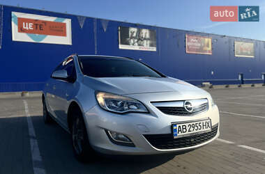 Универсал Opel Astra 2011 в 