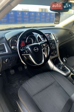 Универсал Opel Astra 2011 в 