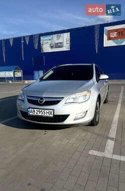 Универсал Opel Astra 2011 в 