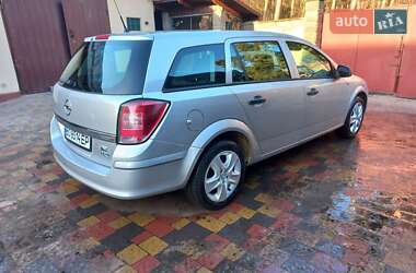 Універсал Opel Astra 2011 в 