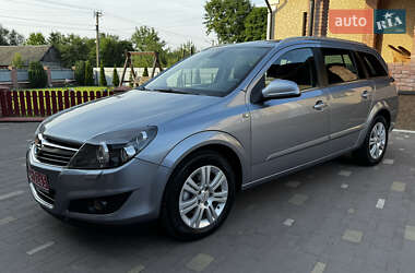 Универсал Opel Astra 2010 в Калуше