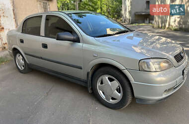 Седан Opel Astra 2006 в 
