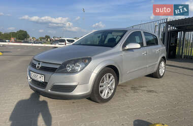 Хэтчбек Opel Astra 2005 в 