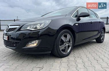 Хэтчбек Opel Astra 2010 в 