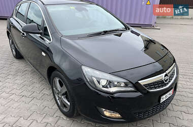 Хэтчбек Opel Astra 2010 в 