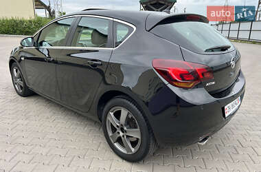 Хэтчбек Opel Astra 2010 в 