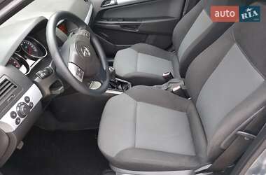Универсал Opel Astra 2006 в 