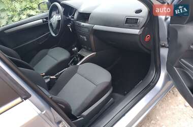 Универсал Opel Astra 2006 в 