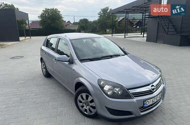 Хэтчбек Opel Astra 2009 в 