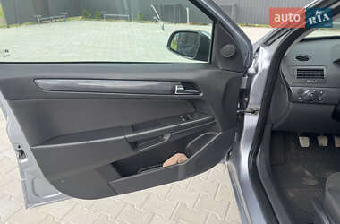 Хэтчбек Opel Astra 2009 в 