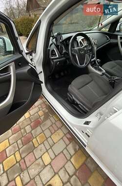 Универсал Opel Astra 2011 в 