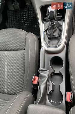 Универсал Opel Astra 2011 в 