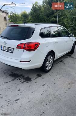 Универсал Opel Astra 2011 в 