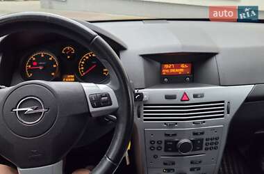 Универсал Opel Astra 2011 в 