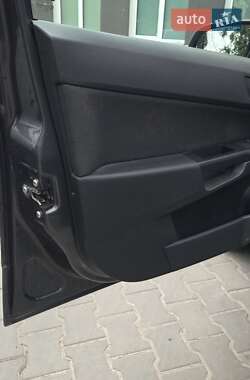 Универсал Opel Astra 2011 в 
