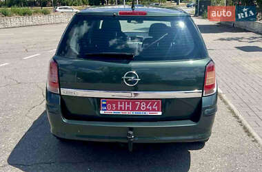 Универсал Opel Astra 2010 в 
