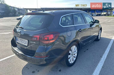 Универсал Opel Astra 2012 в 