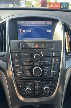 Универсал Opel Astra 2012 в 