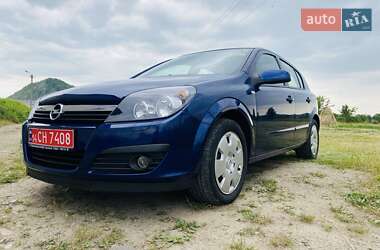 Хэтчбек Opel Astra 2006 в 