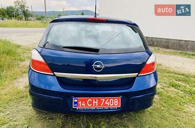 Хэтчбек Opel Astra 2006 в 
