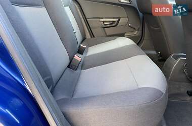 Хэтчбек Opel Astra 2006 в 