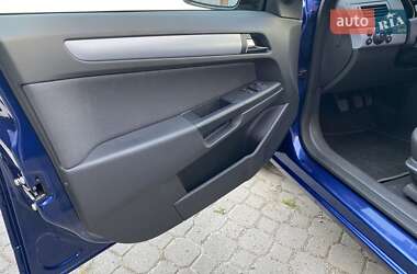 Хэтчбек Opel Astra 2006 в 