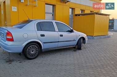 Седан Opel Astra 2004 в 
