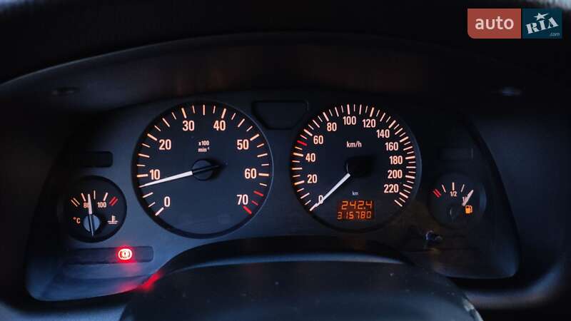 Седан Opel Astra 2004 в Рівному