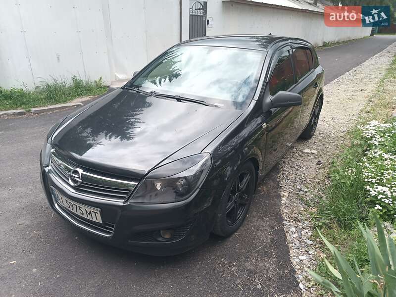 Opel Astra 2011